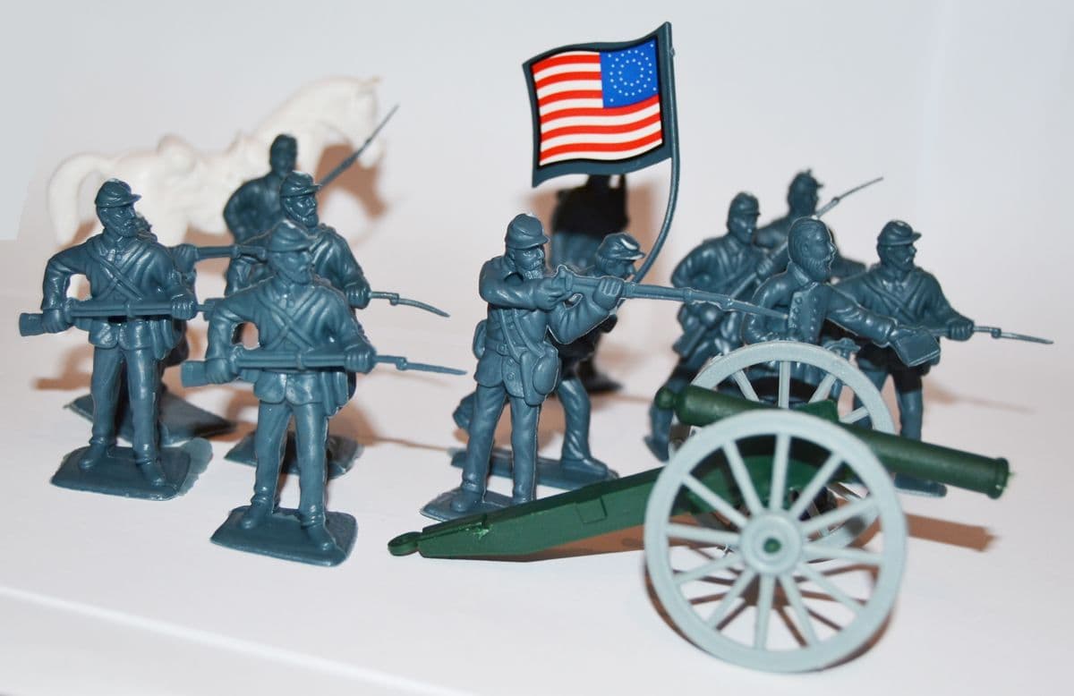 MODELS, SOLDIERS & GIFTS